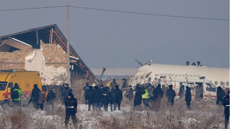 VIDEO Nesreća u Kazahstanu: Putnički avion se srušio na kuću, 15 mrtvih